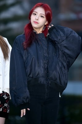 [포토] ITZY 유나, '양갈래 머리로 깜찍하게~'