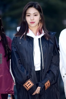 [포토] ITZY 류진, '단아한 미모에 눈길~'