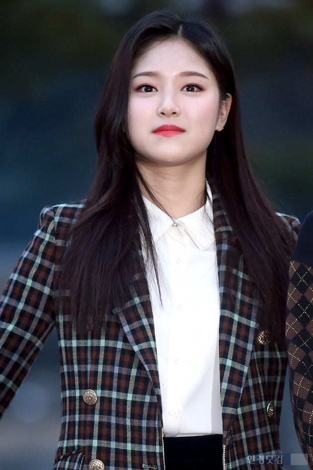 [포토] 이달의 소녀 현진, '돋보이는 깜찍 미모'