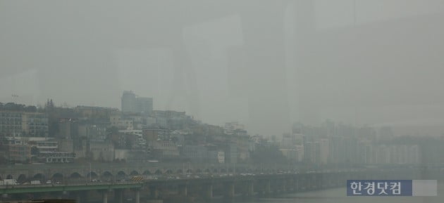 [포토] 미세먼지 없는 하늘은 언제쯤...