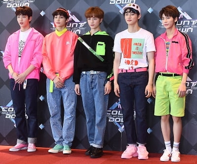 [포토] TXT, '화려한 의상에 시선강탈'