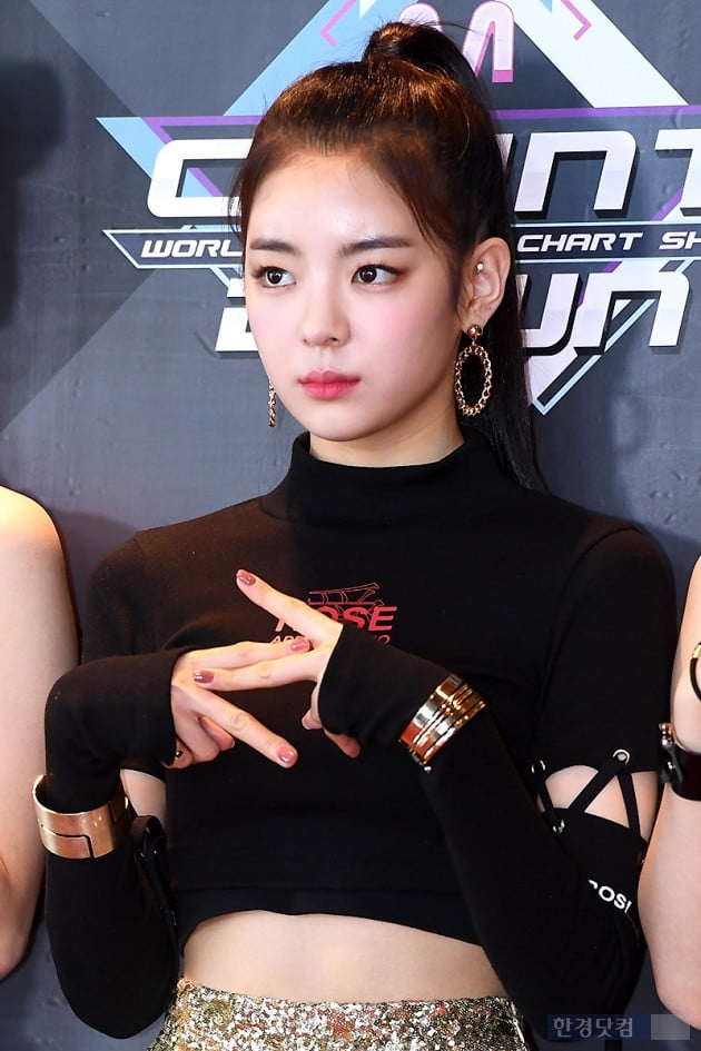 [포토] ITZY 리아, '도도한 눈빛 카리스마'