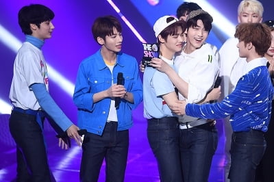 [포토] TXT, 데뷔 후 첫 '더쇼 초이스'