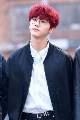 [포토] SF9 영빈, '시선 강탈하는 빨간 머리'