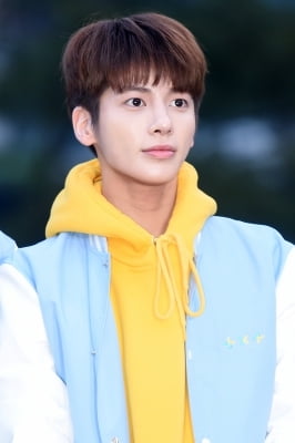 [포토] TXT 태현, '귀여운 모습에 눈길~'