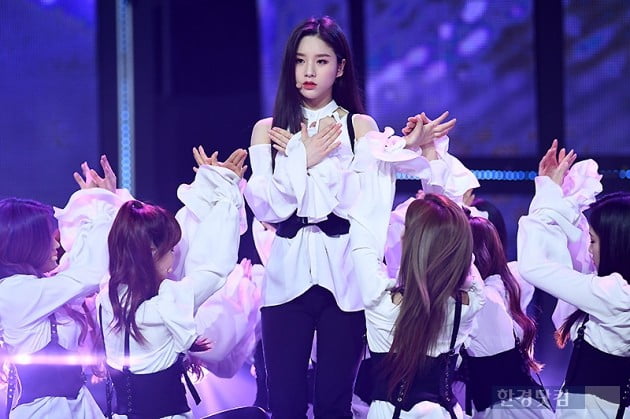 [포토] 이달의 소녀 희진, '감탄을 부르는 아름다움'