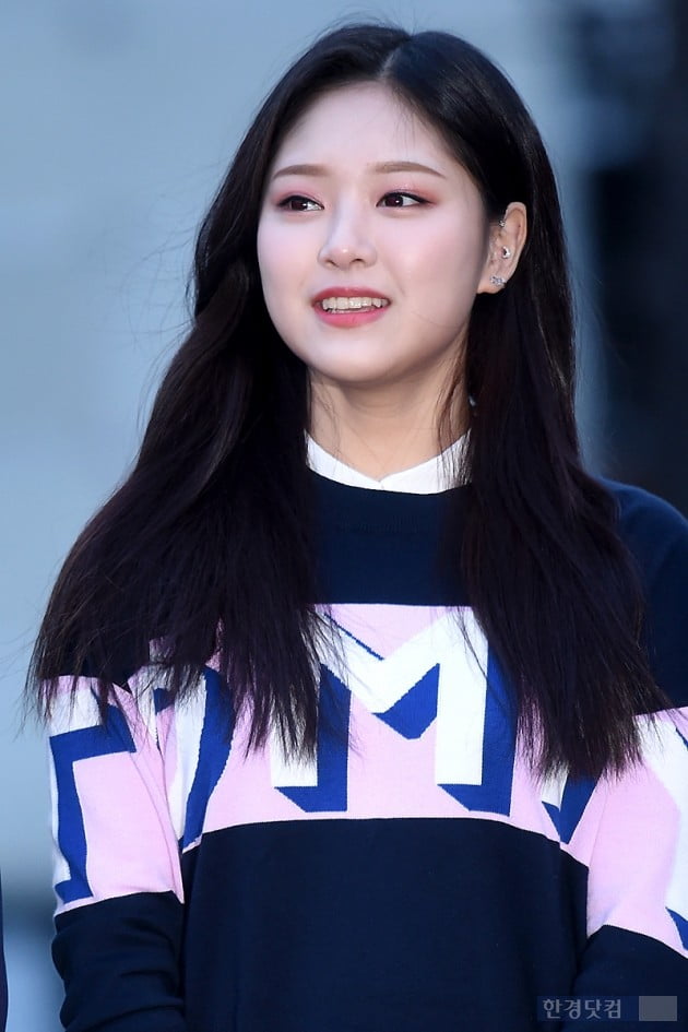 [포토] 이달의 소녀 현진, '눈 뗄 수 없는 상큼 미소'