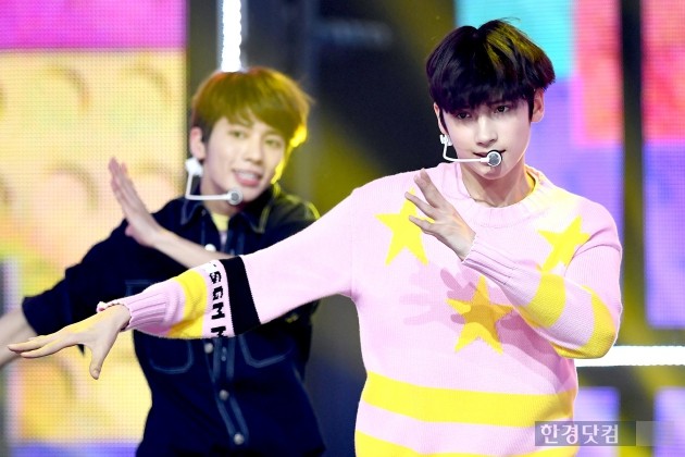 입덕도우미|TXT, 1위에 기뻐서 껑충껑충…'귀여운 소년들~'