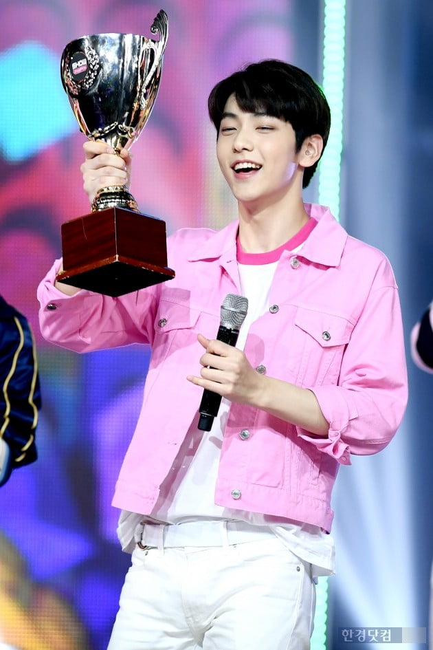 입덕도우미|TXT, 1위에 기뻐서 껑충껑충…'귀여운 소년들~'