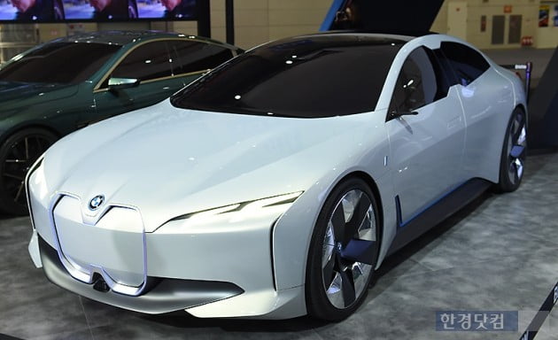[포토] 벌써 타보고 싶은 콘셉트카 'BMW i비전 다이나믹스' (2019 서울모터쇼)