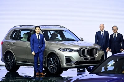 [포토] BMW, 멀리서봐도 무게감 느껴지는 'BMW X7' (2019 서울모터쇼)