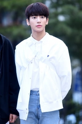 [포토] TXT 태현, '두 눈 크게 뜨고 멋지게~'