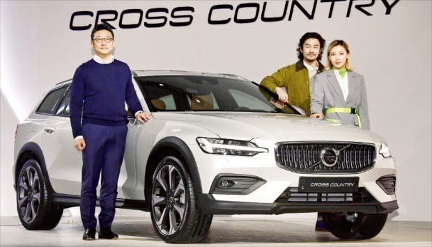 '세단+SUV' 장점만…볼보, 2세대 크로스컨트리 V60 출시