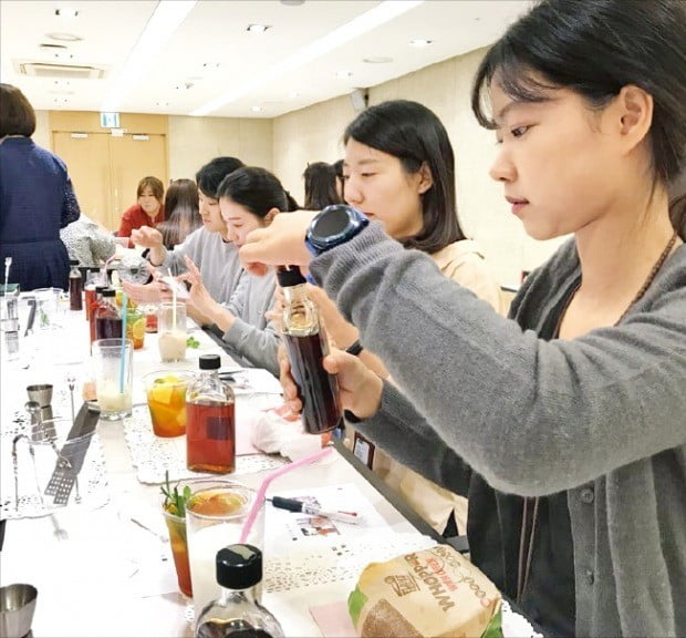 [김과장 & 이대리] 현대홈쇼핑 "직접 茶 내려 마셔요"