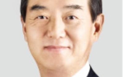 삼양홀딩스 대표이사직 내려놓은 김윤 회장