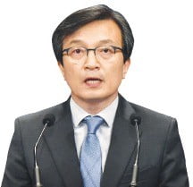 김의겸, 16억 빌려 재개발지역 25억 건물 매입…靑관사 살며 전세금 빼내 투기 논란