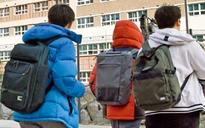 서울이 '저출산 1위'…신도시급 아파트단지에 학생 모자라 통합학교