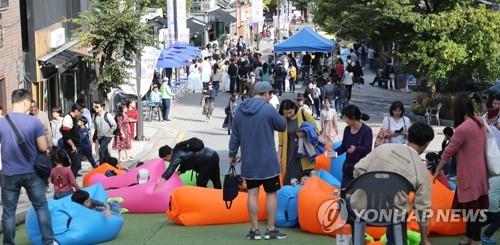 종로구청장이 상권분석에 나선 이유…"임대료 내려야 산다"