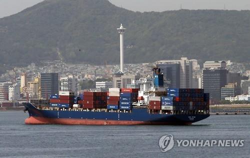 '위기의 해운업' 재건 총력…선박 60척 발주·항만터미널 합병