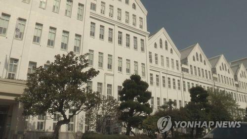 남편은 학과장, 아내는 시간 강사…조선대 강사 채용 논란