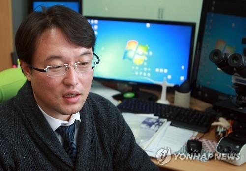 검찰, '황우석 명예훼손 혐의' 류영준 교수에 2심도 실형 구형