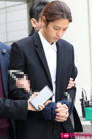 &#34;정준영 초기화 휴대폰, 내용 확인 가능&#34;…경찰, 기존 자료와 대조