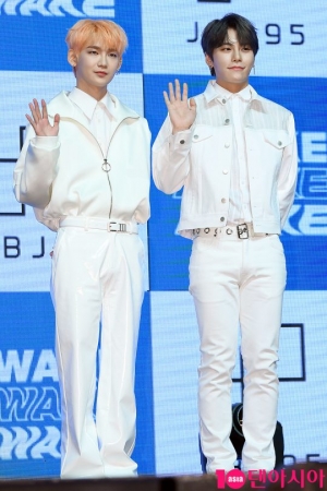 [TEN PHOTO] JBJ95 &#39;훈훈한 손인사&#39;
