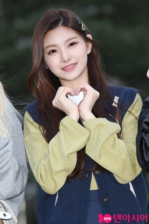 [TEN PHOTO] 에버글로우 왕이런 &#39;심쿵 유발자&#39;