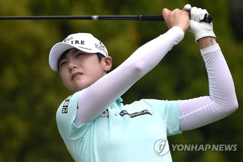 고진영·김효주, HSBC 챔피언십 3R 공동 4위…역전 우승 도전