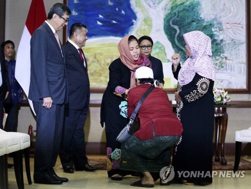 말레이 총리, 김정남 암살 여성 석방에 "법절차 따랐을 뿐"
