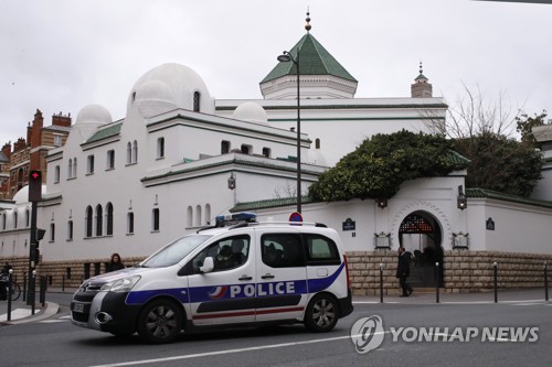 뉴질랜드 테러 발생에 英·佛 이슬람사원 주변 경계 강화