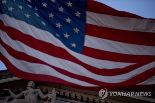 美법무, 특검보고서 '공유 수위' 검토계속…민주 전면공개 압박