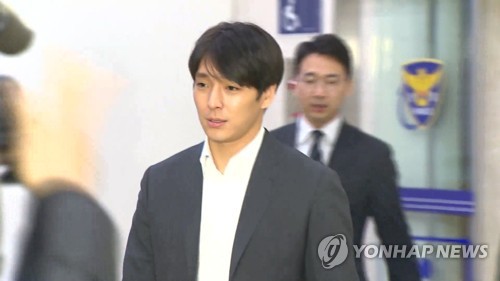 "권력기관 인맥은 안전장치"…승리 사태로 본 '스타권력' 남용