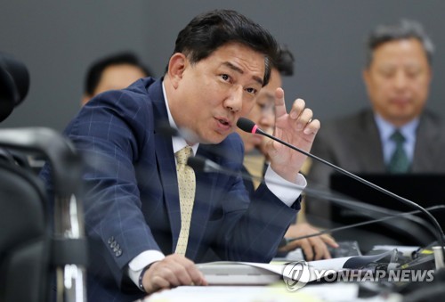 김병기 "최악 미세먼지에도 32개 부대 야외훈련"