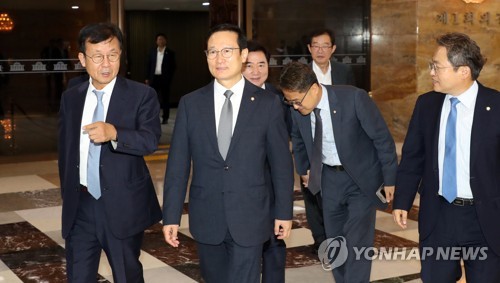 홍영표 "노동 유연성·안정성 동시에 높이는 사회적대타협 하자"