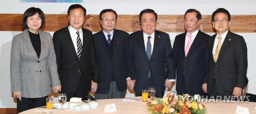 문의장·5당 대표 초월회 개최…한국당 황교안 첫 참석