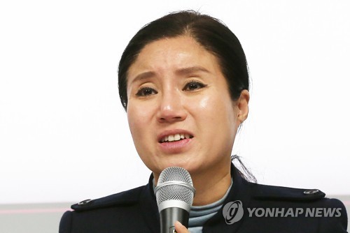 케어 박소연 대표, 후원금으로 개인 보험료 납부 의혹