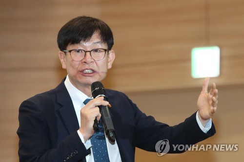 김상조 "공정거래법·상법·금융감독법 연계해 개정해야"