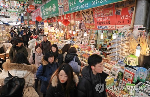 소비심리 넉 달째 개선…집값 전망은 또 역대 최저