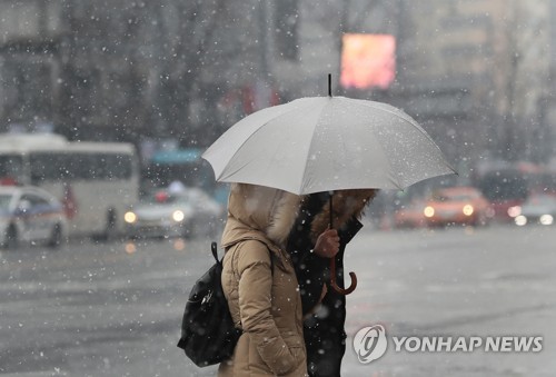 오늘 퇴근시간대 서울에 비 소식…경기 동부·강원 영서엔 눈