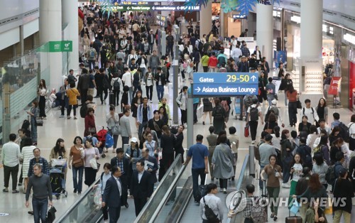 서비스수입으로 외국에 준 돈, 5개월째↓…금융위기 후 최장감소