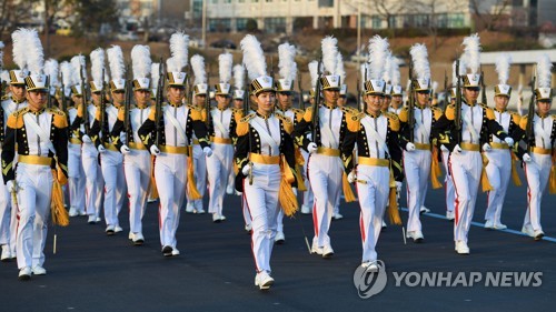 해군사관학교 73기 졸업식…새내기 정예장교 147명 배출