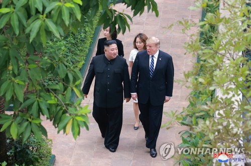 "올인하라는 트럼프·제재풀라는 김정은…오판 속 나쁜 베팅"