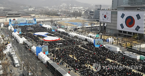 광화문광장서 100번째 3·1절 맞아…유관순 훈장과 만세삼창