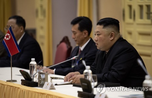 김정은, 베트남 주석에 "조미회담 성심성의 편의보장에 감사"