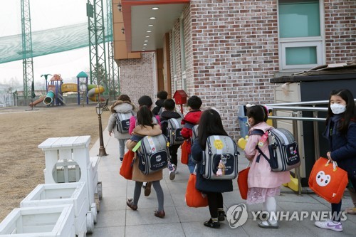 한유총 유치원 개학연기 강행…보육대란 없었지만 불편 속출