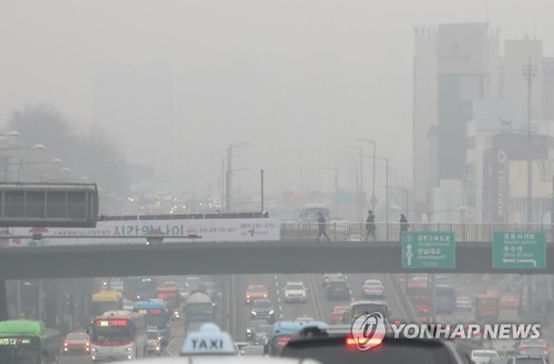 '최악 미세먼지'에 서울 실외수업 금지…"휴업 고려는 아직"