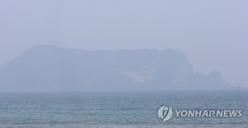 미세먼지 '대피소' 없다…제주도 강원도 "숨 막혀"