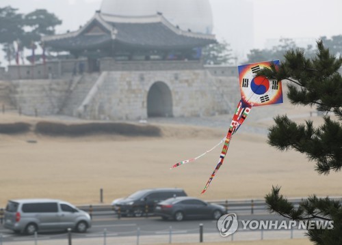 계속되는 미세먼지, 쌓이는 국민청원…靑게시판에 500건 올라