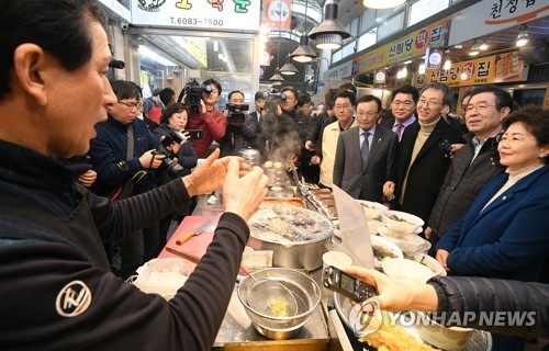 세제·규제완화 지원사격에도 아직은 갈 길 먼 제로페이